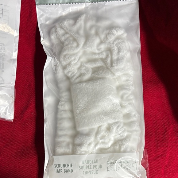 Cosmetic bags, hair bands, reusable accessory bags, decorative doilies. - Picture 4 of 16